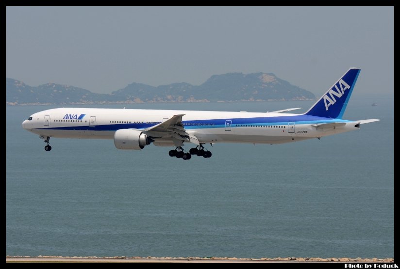 ANA B777-381(ER)(JA778A)@VHHH_2(2)_20110724.jpg