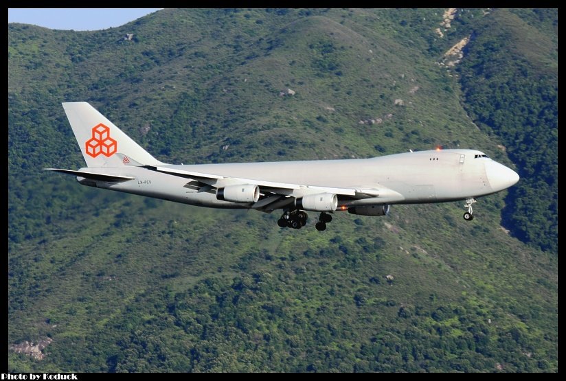 Cargolux Boeing 747-4R7F(LX-PCV)@VHHH_1(2)_20110723.jpg