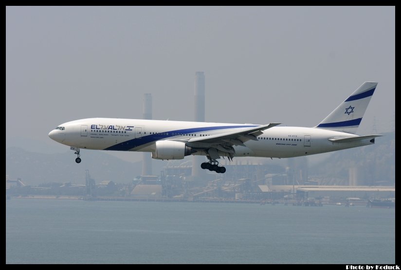 El Al Israel Airlines B777-258(ER)(4X-ECE)@VHHH_1(2)_20110724.jpg