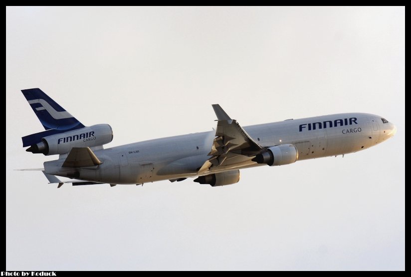 Finnair MD-11(OH-LGC)@VHHH_1(2)_20110724.jpg