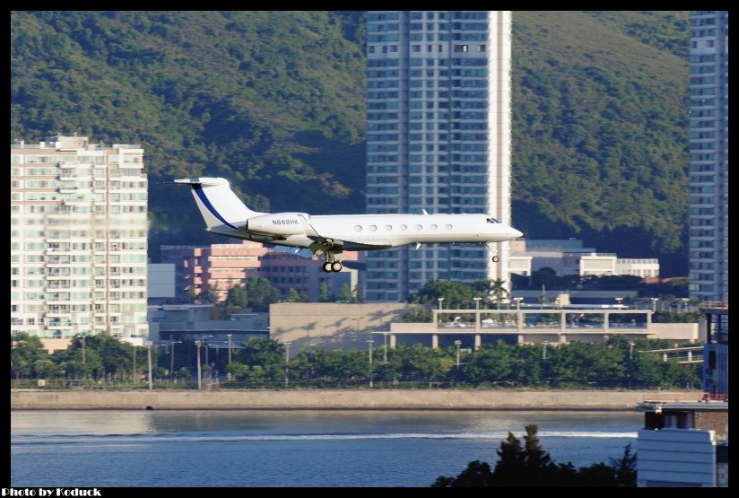 Gulfstream Aerospace C-37B Gulfstream G550 (G-V-SP)(N888HK)@VHHH_1(2)_20110723.jpg