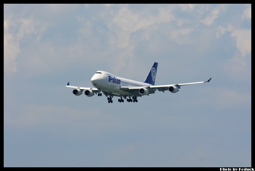 Polar Air Cargo B747-46NF(N450PA)@VHHH_1(2)_20110723.jpg