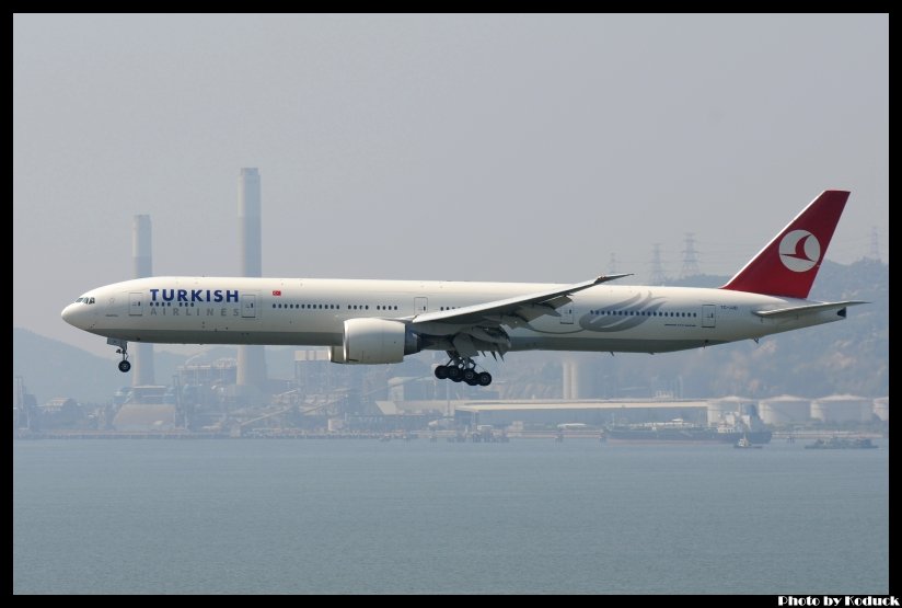 Turkish Airlines B777-35R(ER)(TC-JJD)@VHHH_1(2)_20110724.jpg