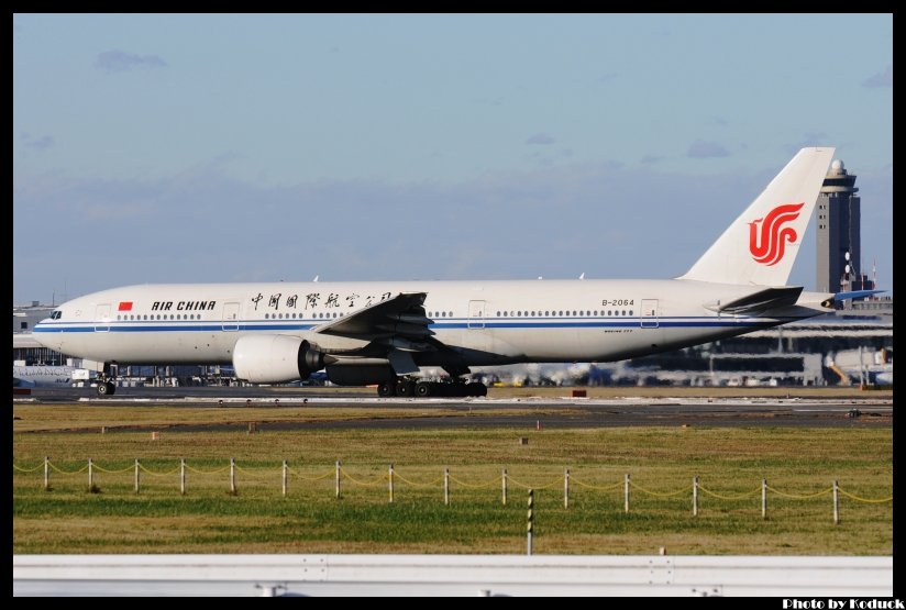 Air China B777-2J6(B-2064)@RJAA_1(2)_20111125.jpg