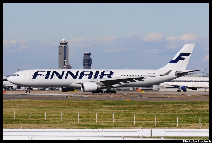 Finnair A330-302E(OH-LTR)@RJAA_1(2)_20111125.jpg