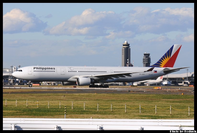 Philippine Airlines A330-301(RP-C3337)@RJAA_1(2)_20111125.jpg