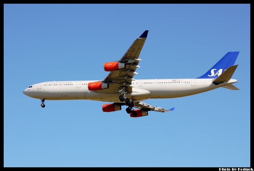 Scandinavian Airlines(SAS) A340-313X(LN-RKF)@RJAA_1(2)_20111125.jpg