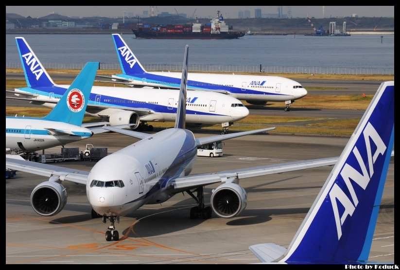 ANA HND T2_1(2)_20111126.jpg