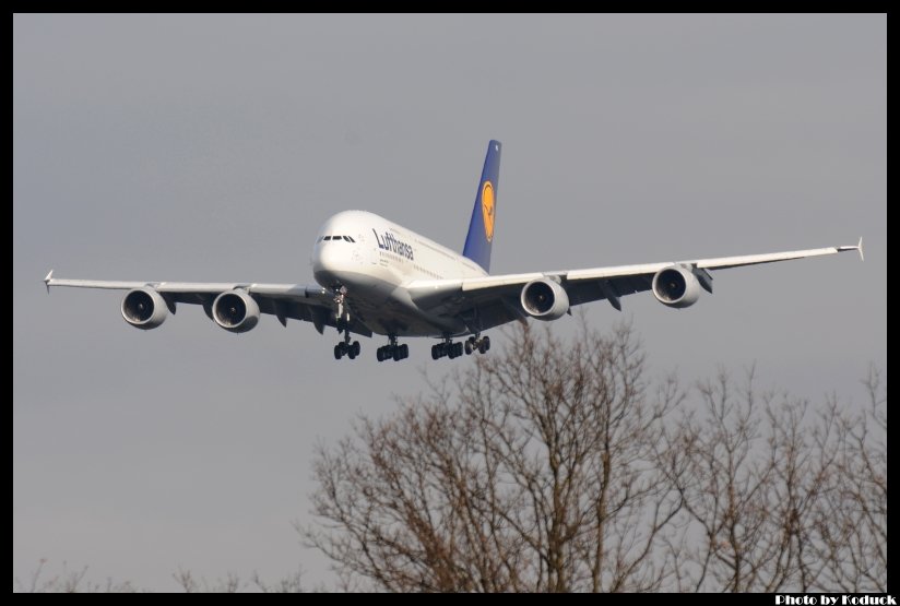 Lufthansa A380-881(D-AIMA)@FRA_1(2)_20120221