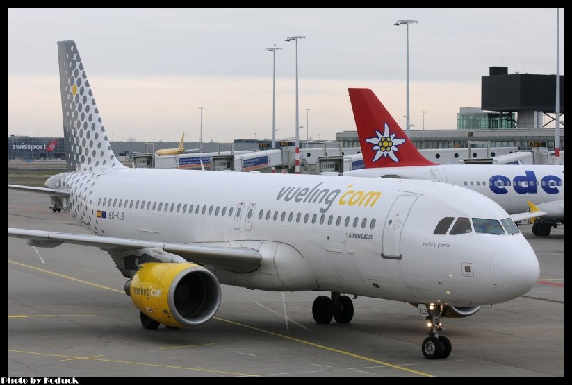 Vueling Airlines A320-214(EC-KLB)@AMS_1(2)_20120223