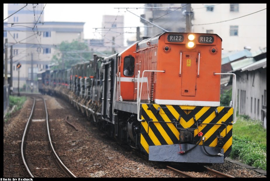 R122逆牽軍列@鶯歌站南_1(2)_20120423