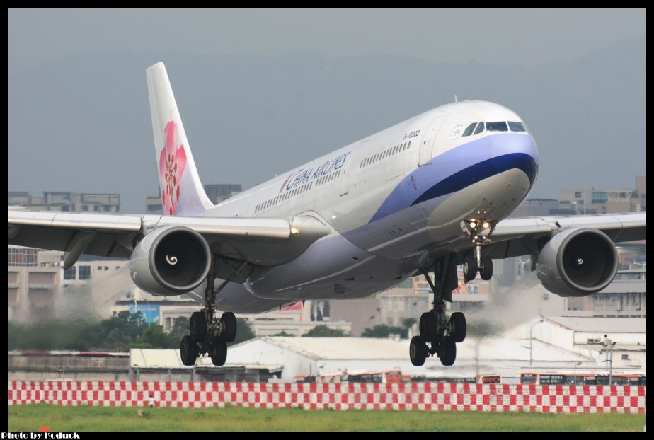 China Airlines A330-302(B-18302)@RCSS_1(2)_20120525