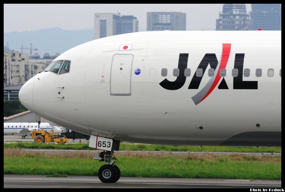 JAL B767-346ER(JA653J)@RCSS_2(2)_20120515