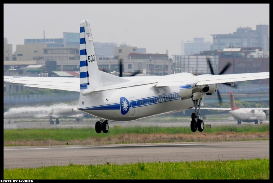 ROCAF Fokker 50(5001)@RCSS_1(2)_20120508