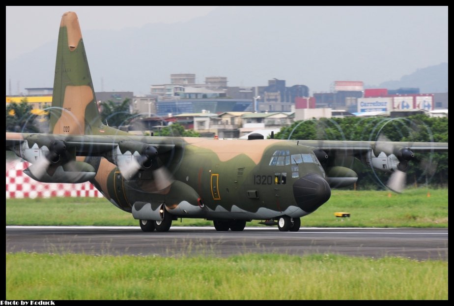 ROCAF Lockheed Martin C-130H(1320)@RCSS_1(2)_20120525