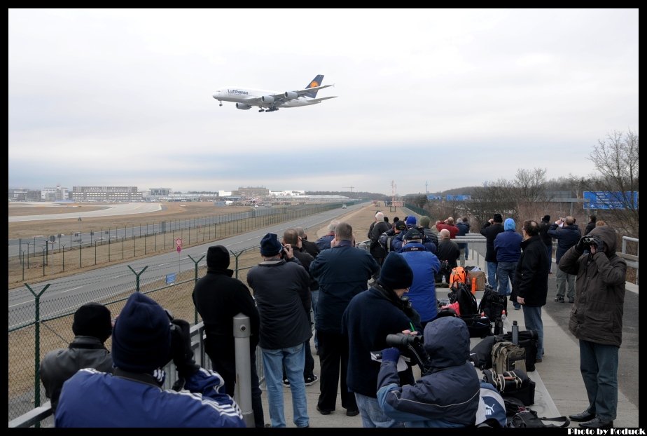 Frankfurt Airport RWY25L_1(2)_20120224