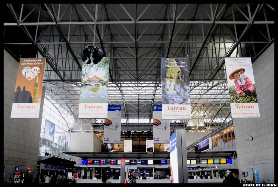 Frankfurt Airport T2_1(2)_20120225