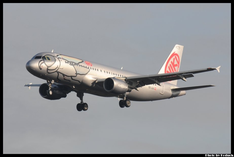 Fly Niki A320-214(OE-LEA)@FRA_1(2)_20120221