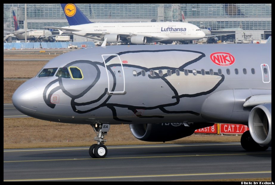 Fly Niki A320-214(OE-LEA)@FRA_5(2)_20120221