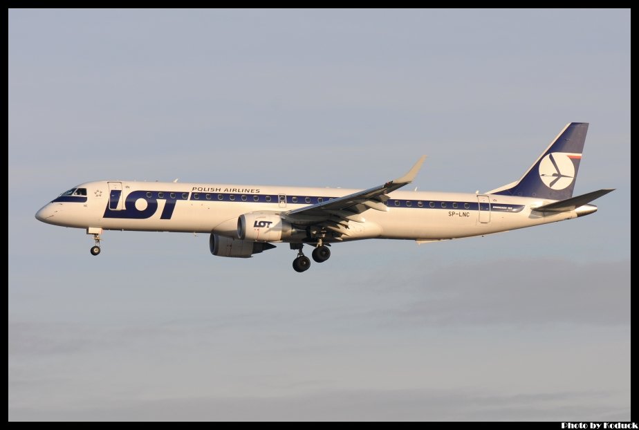 LOT Polish Airlines ERJ-190-200LR(SP-LNC)@FRA_1(2)_20120221