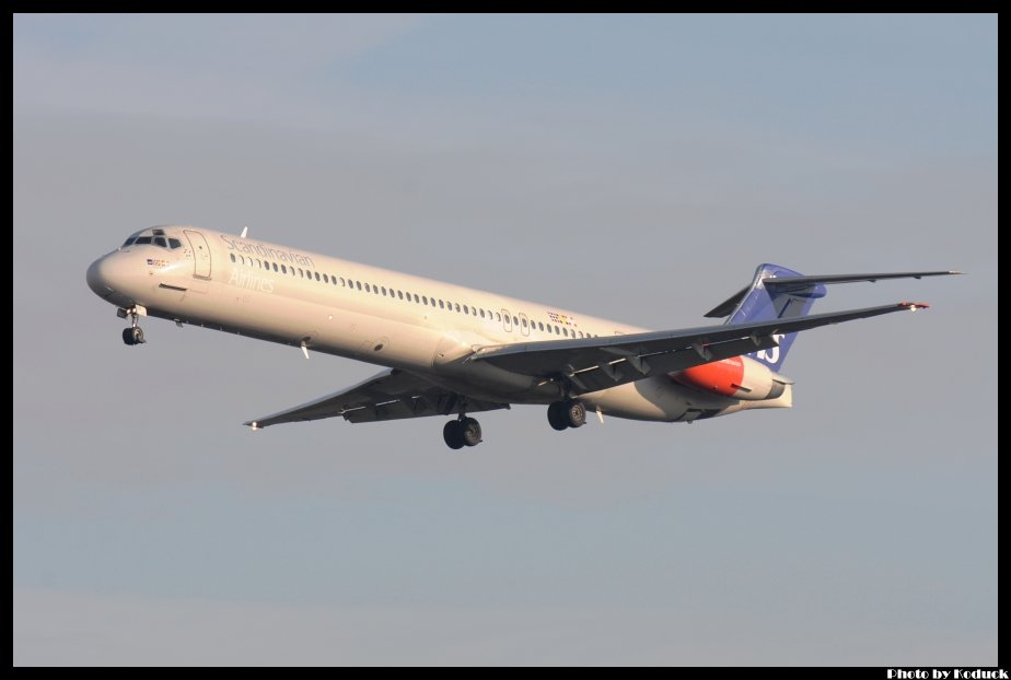 SAS MD-82(SE-DIR)@FRA_1(2)_20120221