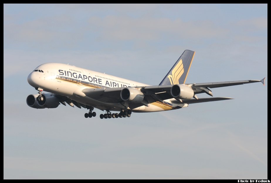 Singapore Airlines A380-841(9V-SKD)@FRA_1(2)_20120221