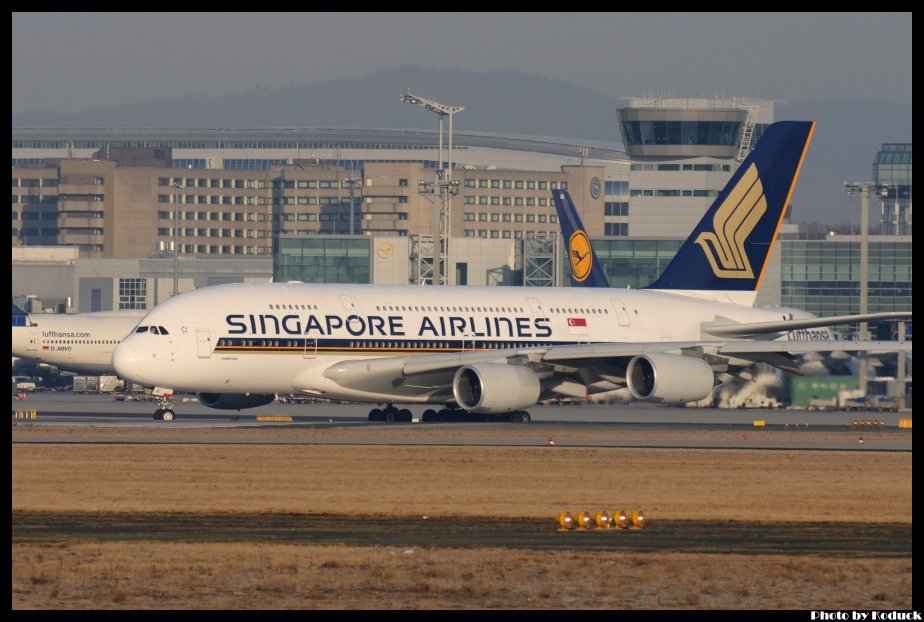 Singapore Airlines A380-841(9V-SKI)@FRA_1(2)_20120221