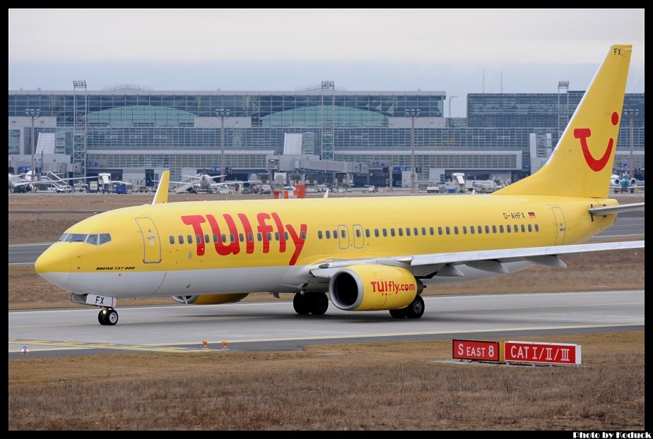 TUI fly B737-8K5(WL)(D-AHFX)@FRA_2(2)_20120224