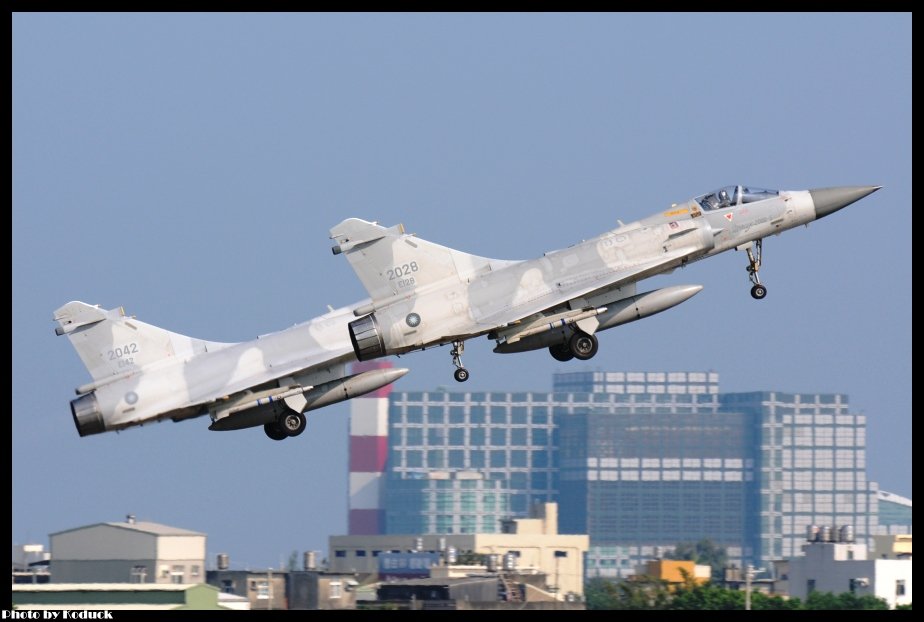 ROCAF Dassault Mirage 2000-5EI(2028 and 2042)@RCPO_1(2)_20120821