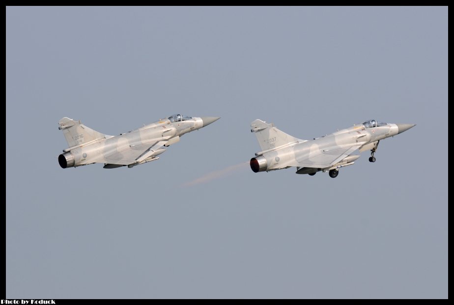 ROCAF Dassault Mirage 2000-5EI(2037 and 2016)@RCPO_4(2)_20120821