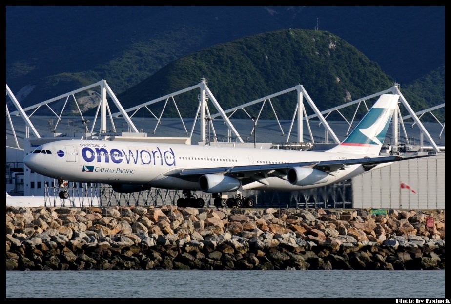 Cathay Pacific A340-313X(B-HXG)@VHHH_2(2)_20120706