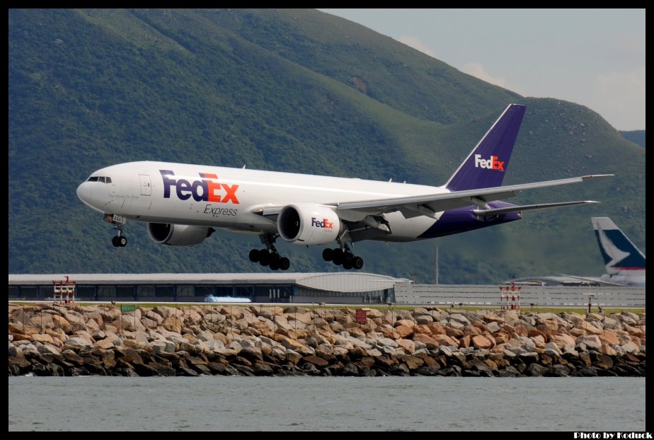 FedEx B777-FS2(N850FD)@VHHH_1(2)_20120706