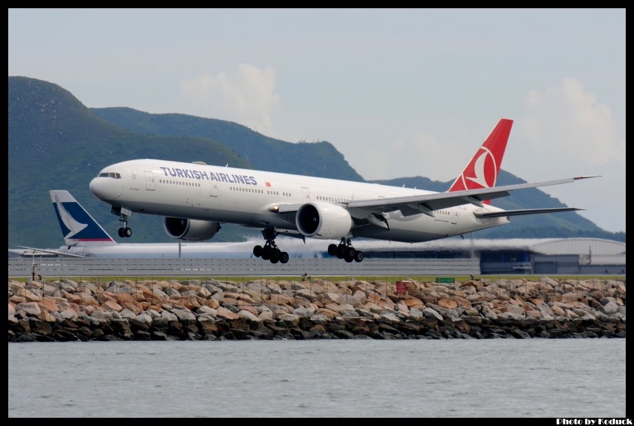 Turkish Airlines B777-3F2ER(TC-JJF)@VHHH_1(2)_20120706