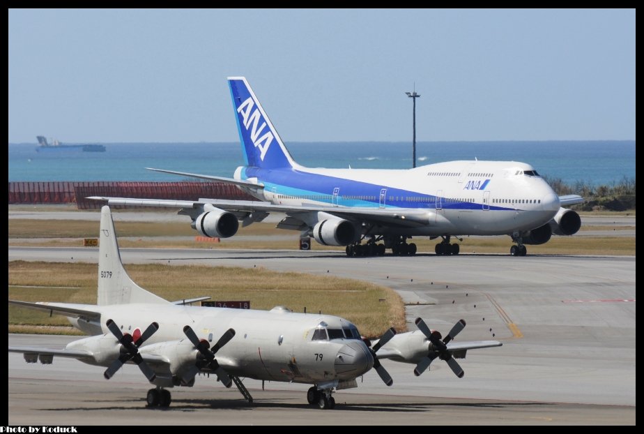 ANA B747-481D(JA8965)@ROAH_1(2)_20121020