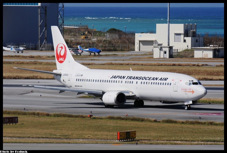 JAL B737-446(JA8996)@ROAH_1(2)_20121020