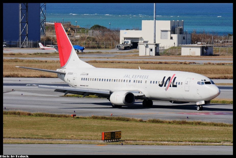 JAL B737-446(JA8999)@ROAH_1(2)_20121020