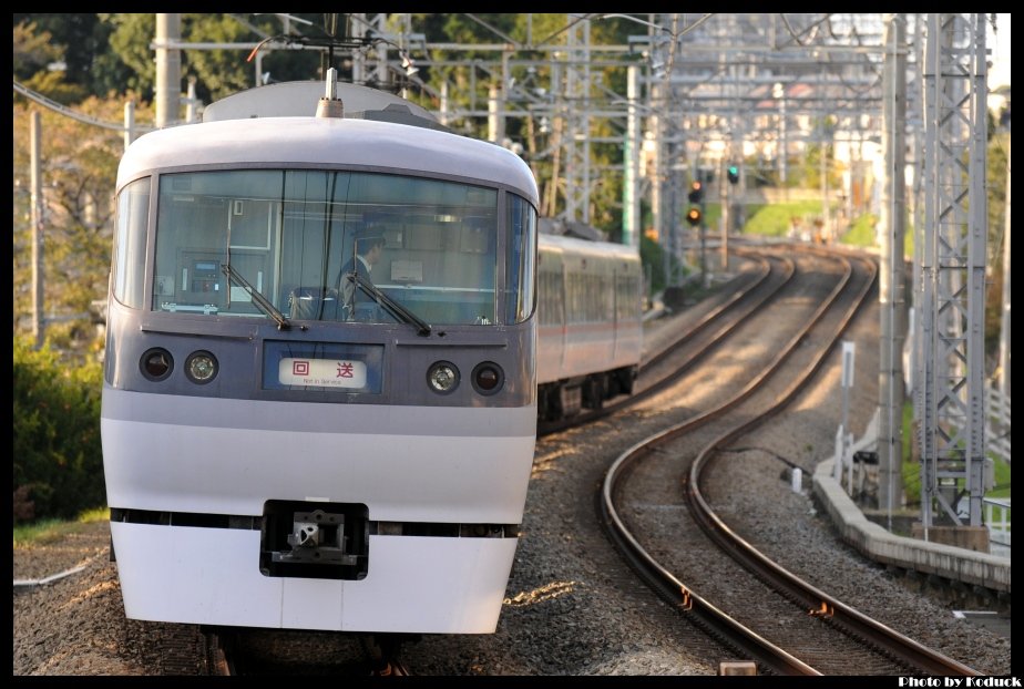 西武鐵道10000系電車@西所澤_2(2)_20121103