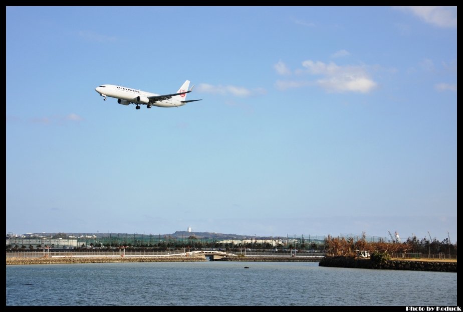 Okinawa RWY36_11(2)_20121020