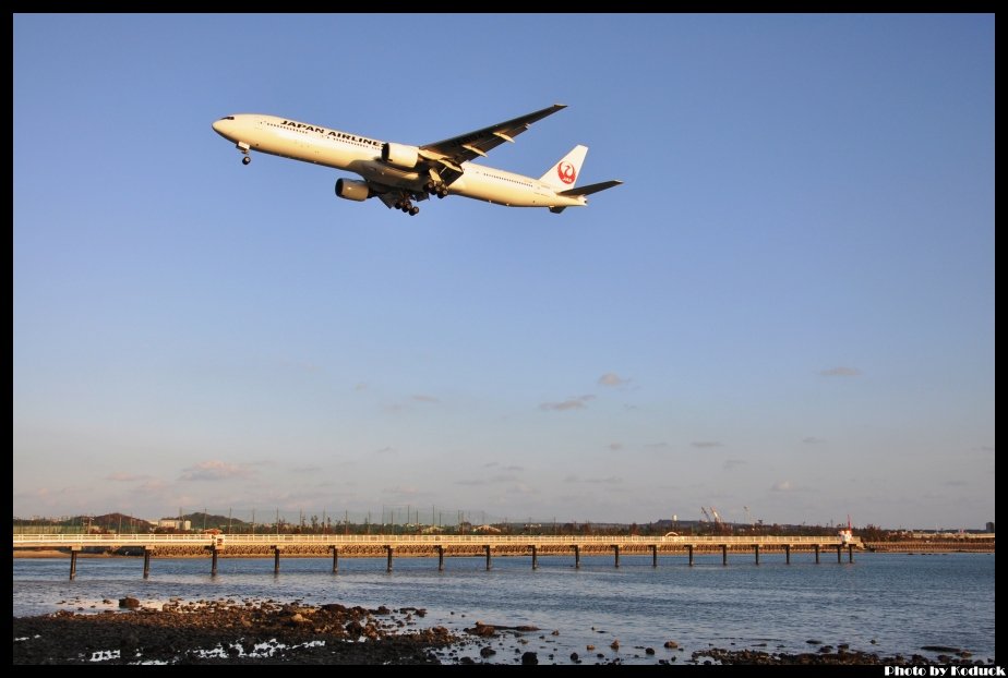 Okinawa RWY36_13(2)_20121020