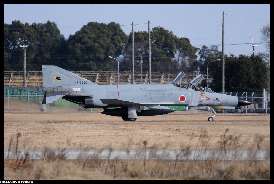 JASDF F-4EJ Kai(301)(47-8330)@RJFN_1(2)_20130129.jpg