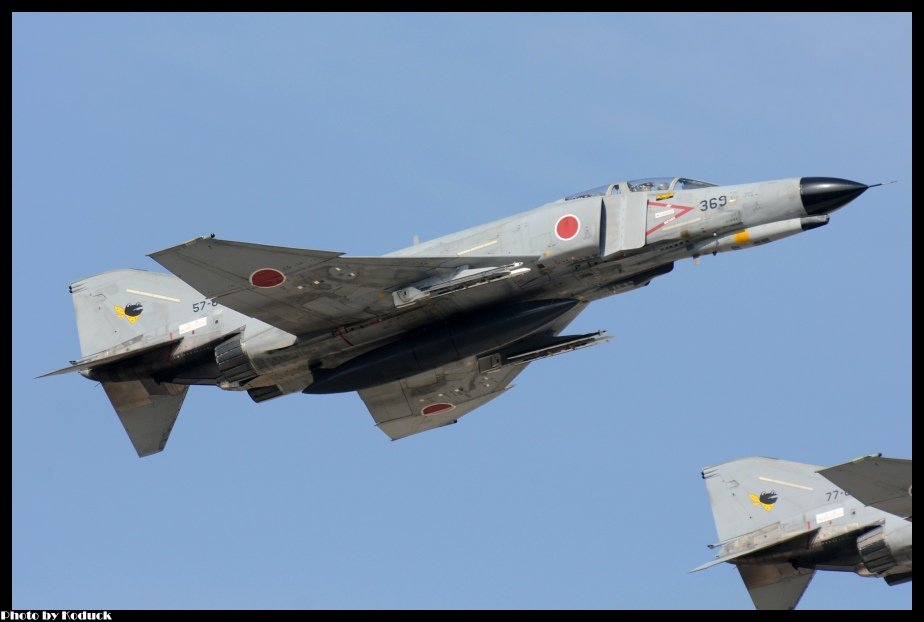 JASDF F-4EJ Kai(301)(57-8369)@RJFN_2(2)_20130129.jpg