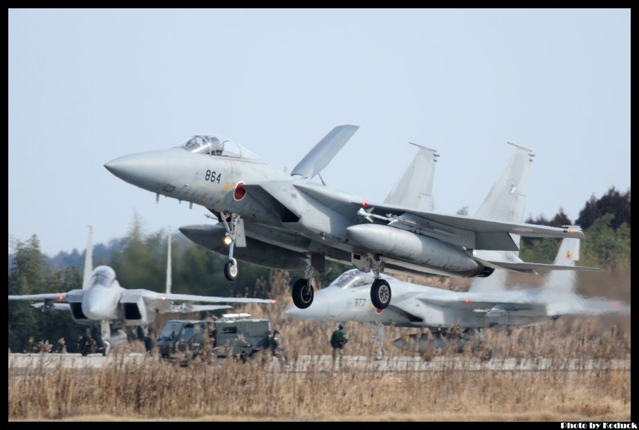 JASDF F-15J(303)(62-8864)@RJFN_4(2)_20130129.jpg