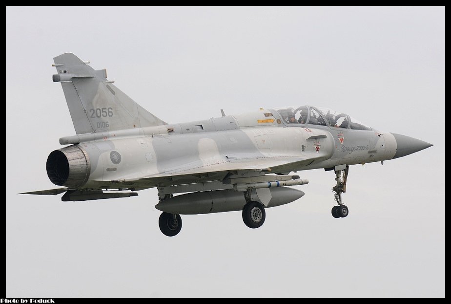 ROCAF Dassault Mirage 2000-5DI(2056)@RCPO_1(2)_20130615.jpg