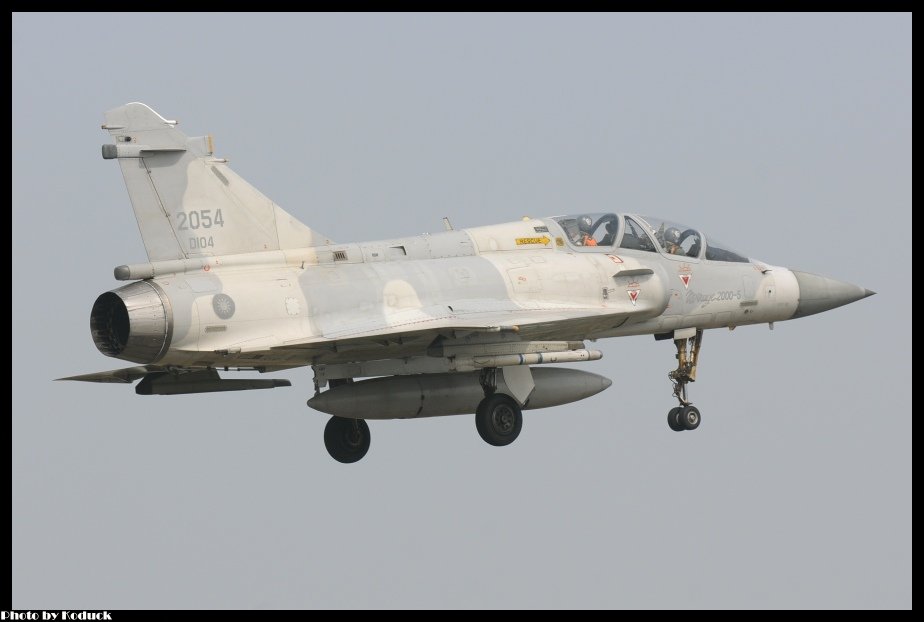 ROCAF Dassault Mirage 2000-5DI(2054)@RCPO_2(2)_20131109.jpg