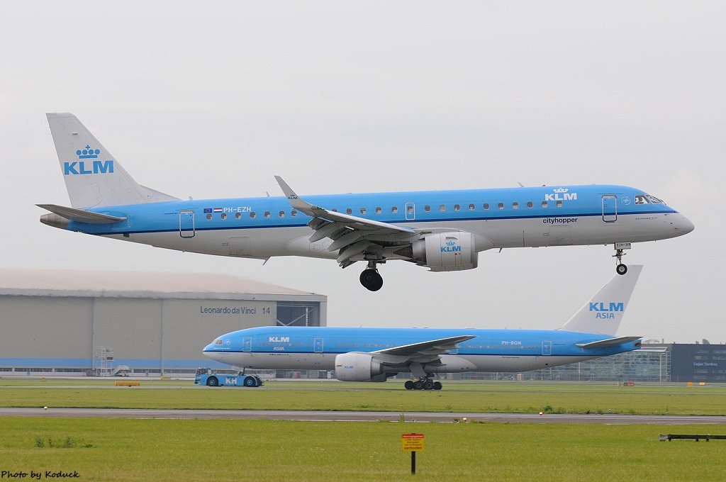 AMS RWY27_18_20140819.jpg