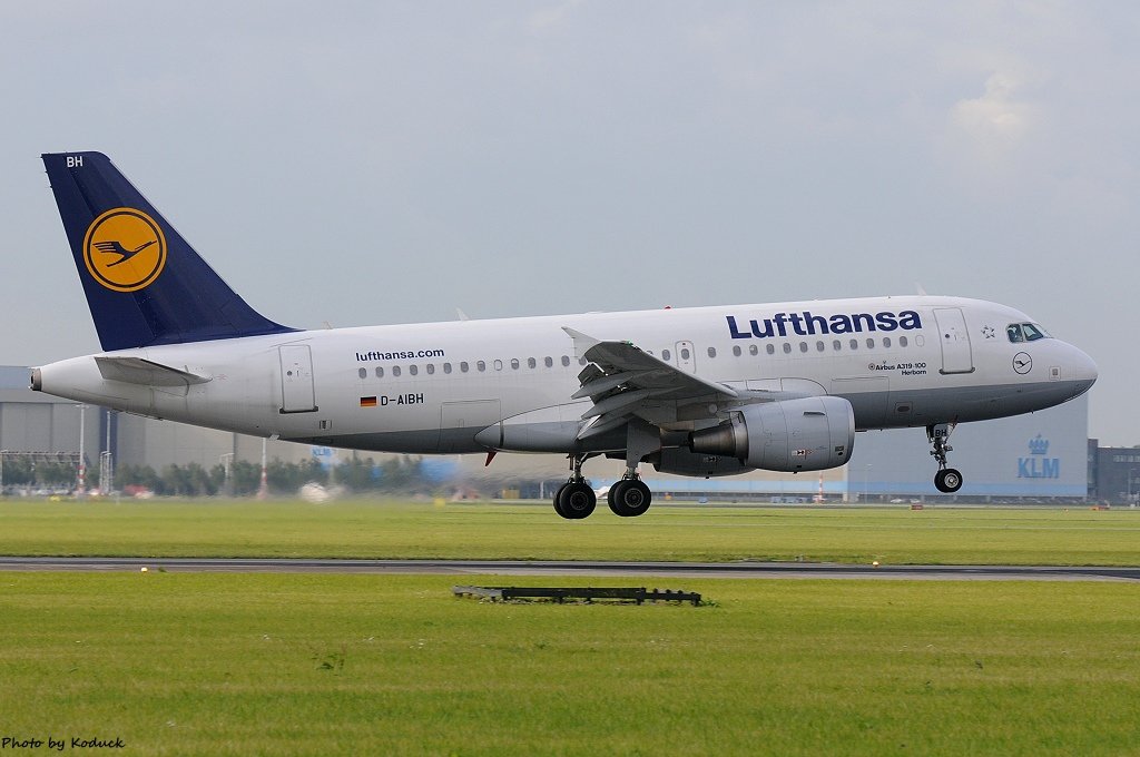 AMS RWY27_29_20140819.jpg