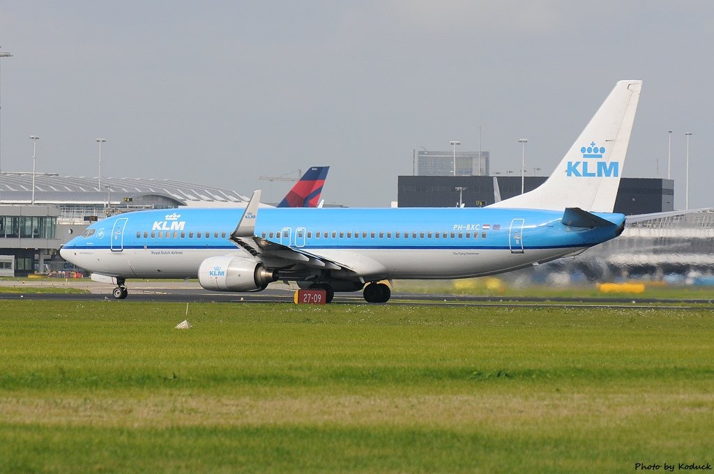 AMS RWY27_45_20140819.jpg