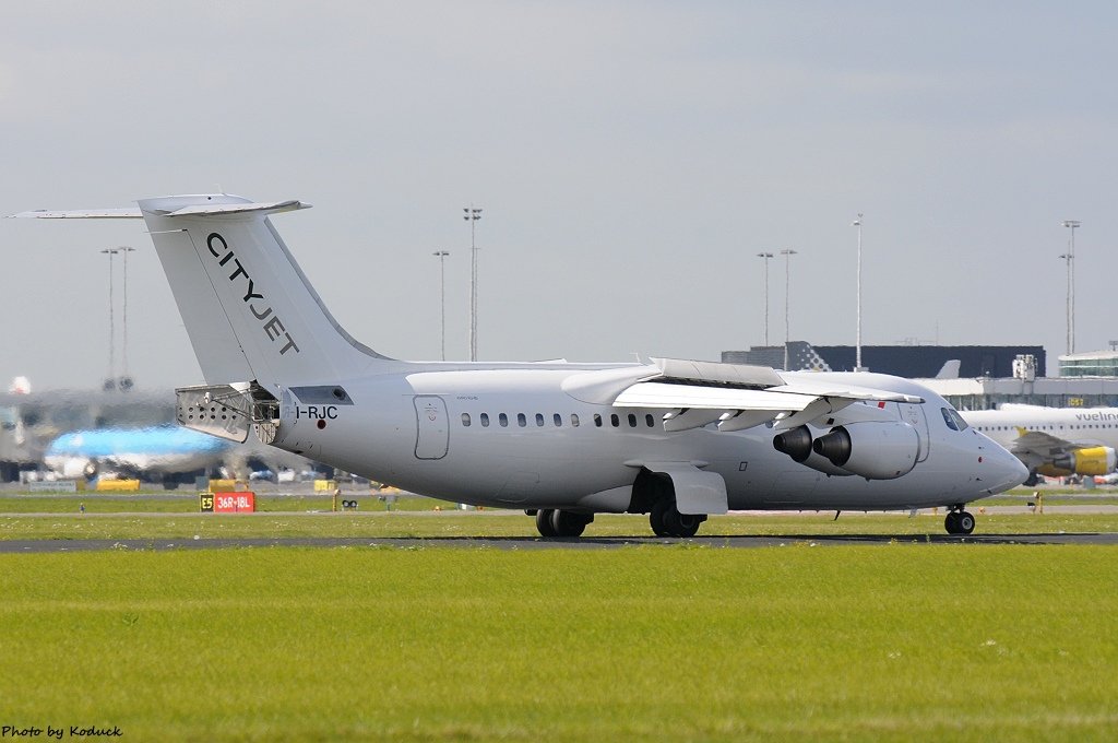 AMS RWY27_66_20140819.jpg