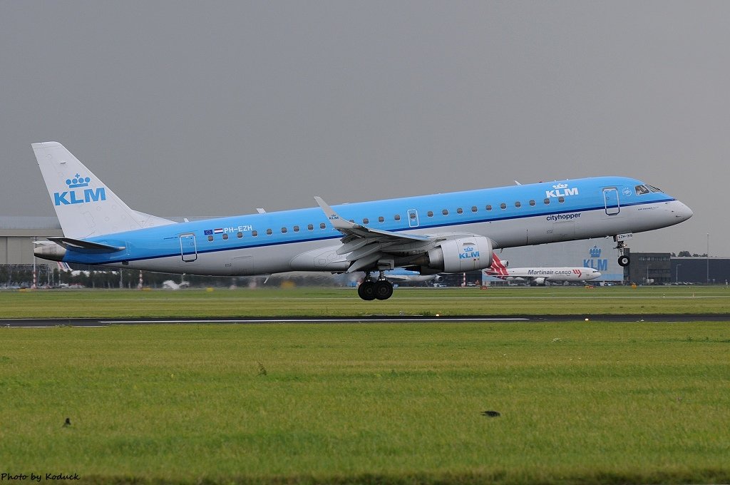 AMS RWY27_87_20140819.jpg