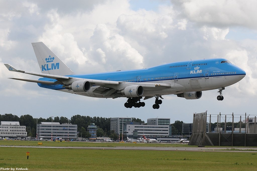 AMS RWY27_119_20140819.jpg